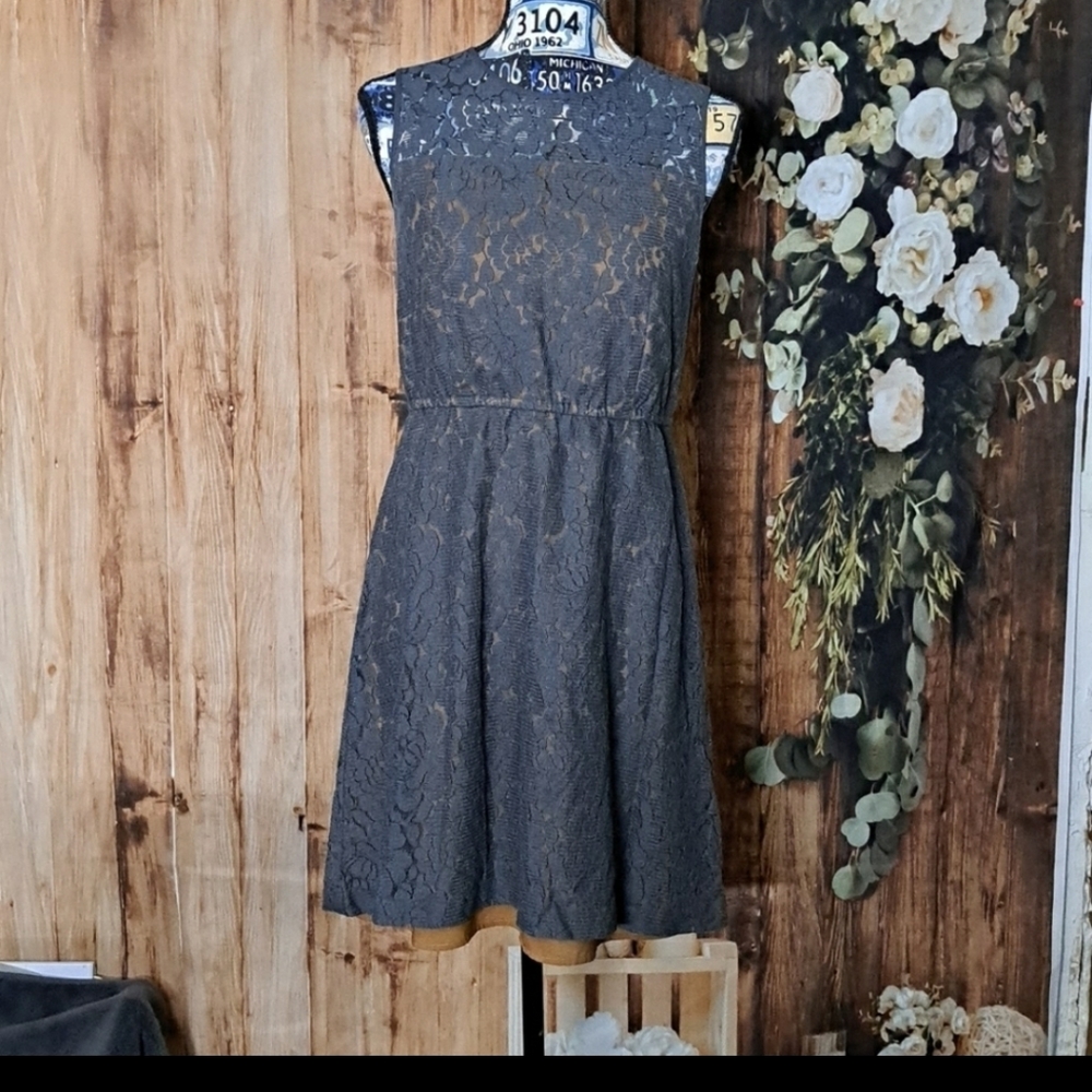 5/$15 Fossil lace dress